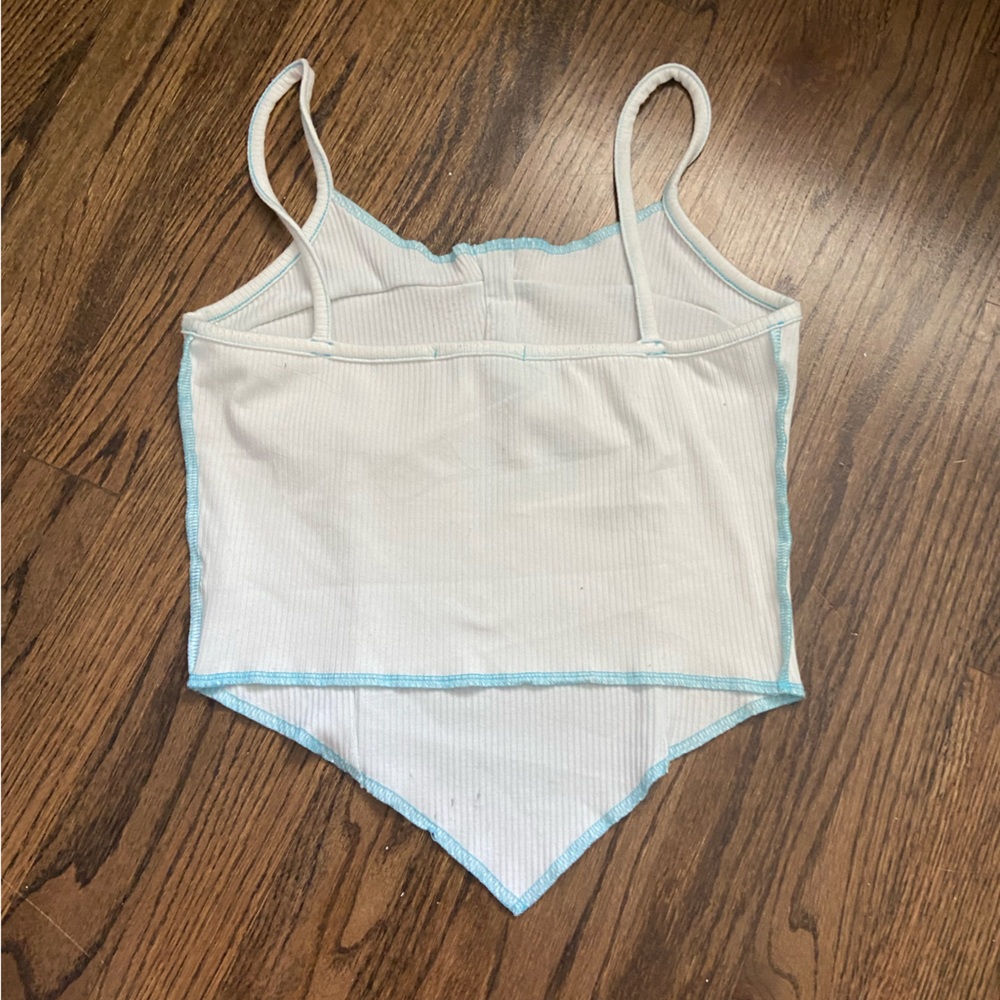 White cropped shirt with blue stitching